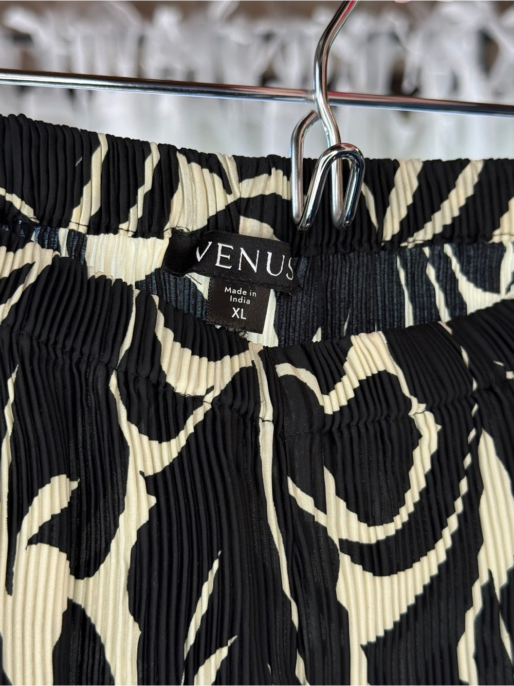 VENUS XL Pleated Two Piece Set Black Cream Crop Top Palazzo Pants Wide Leg - Picture 5 of 9